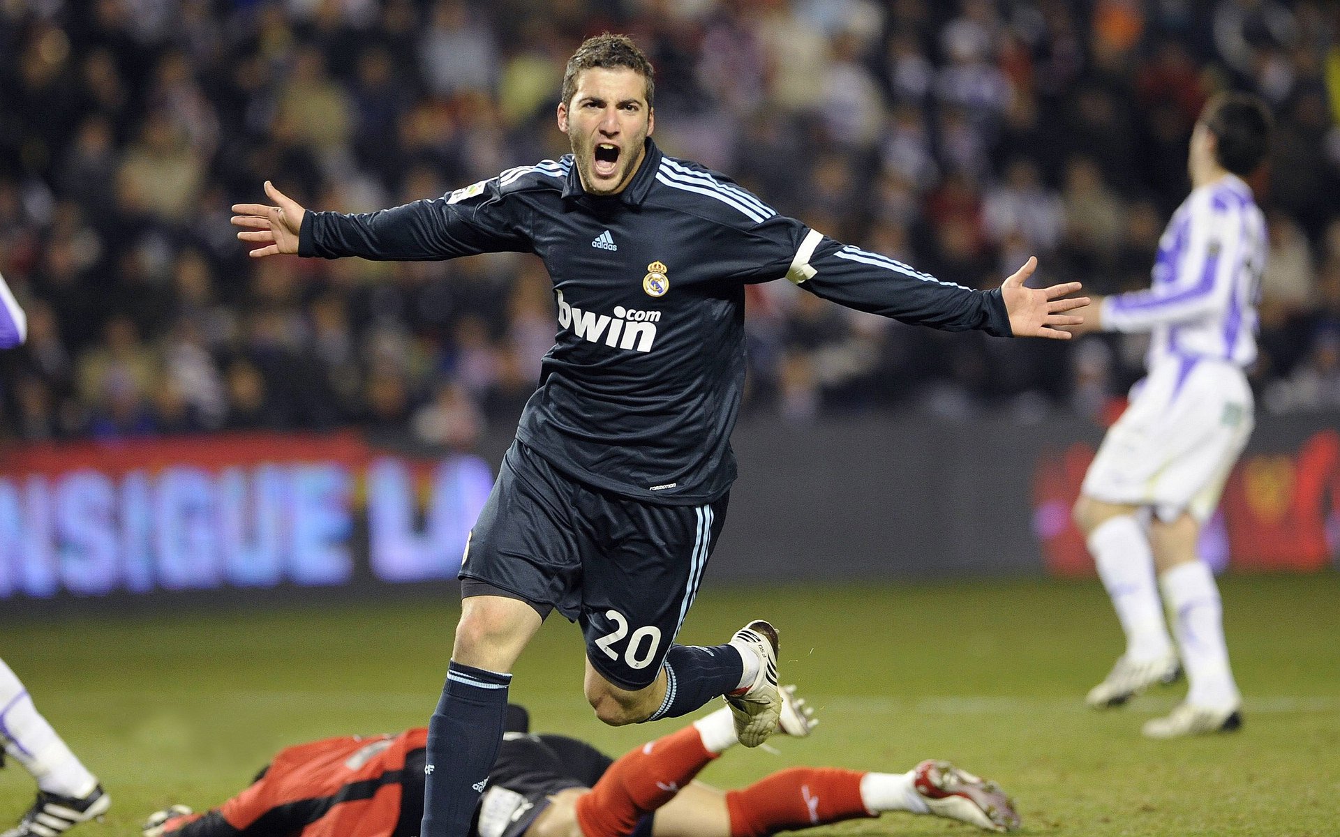 世界足球超级联赛新赛季开启，豪门强势来袭，足球超级联赛时间